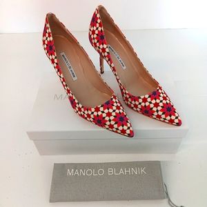Manolo Blahnik Women's Pointed BB Linen Stiletto Pumps - EU37/US7